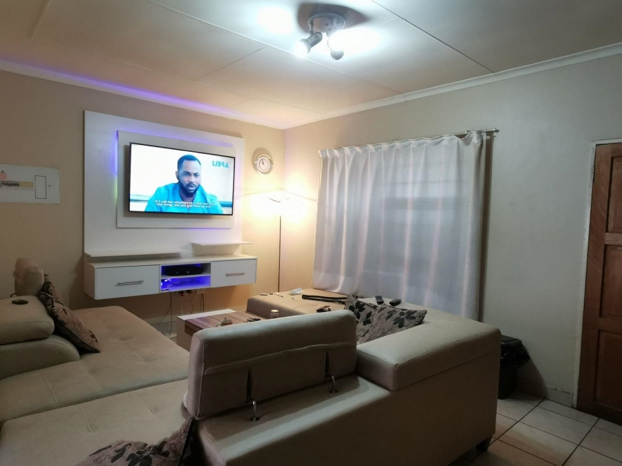 1 Bedroom Property for Sale in Honeydew Gauteng