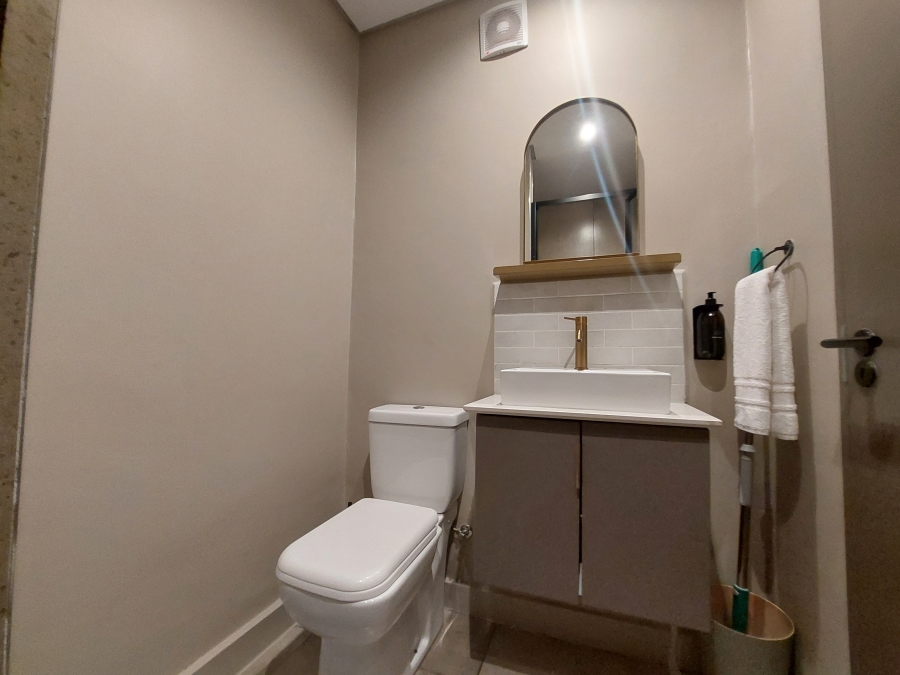 To Let 1 Bedroom Property for Rent in Sandown Gauteng