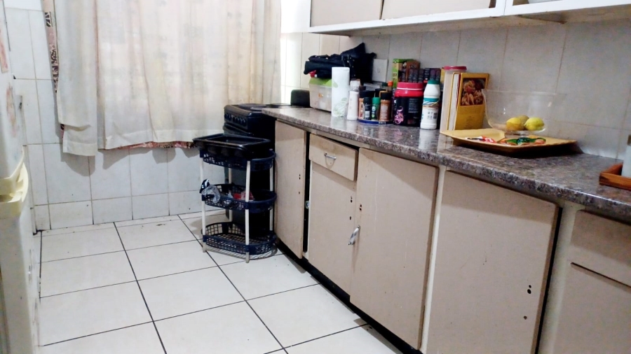 1 Bedroom Property for Sale in Windsor East Gauteng