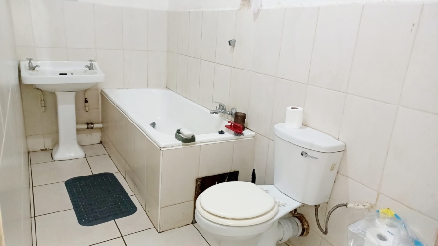 1 Bedroom Property for Sale in Windsor East Gauteng