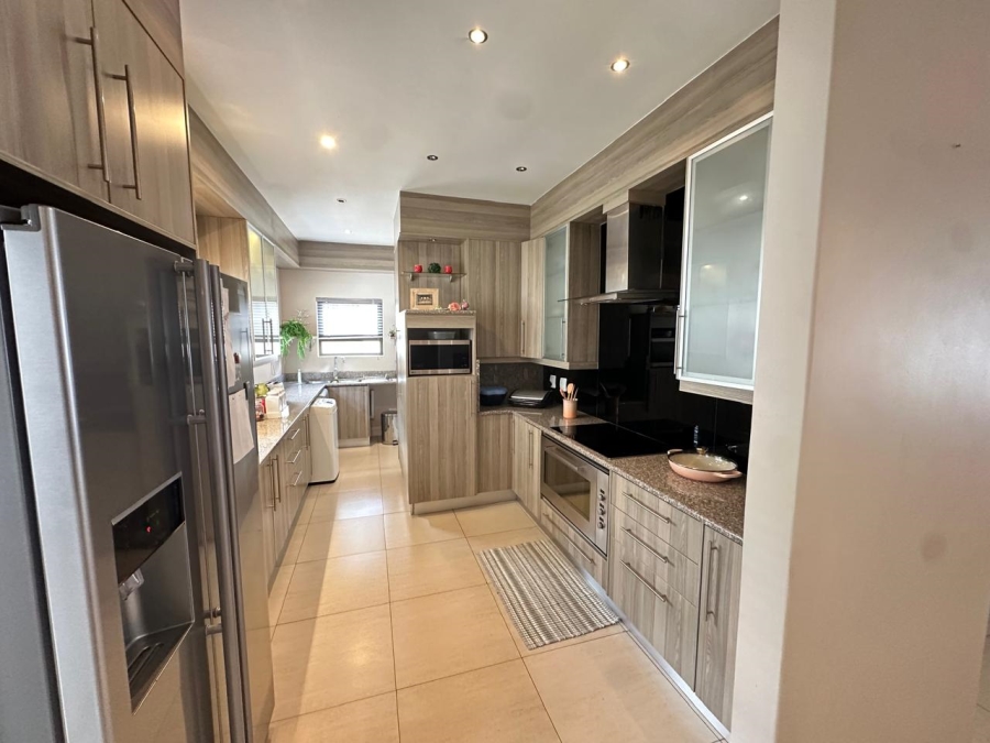 4 Bedroom Property for Sale in Greenstone Hill Gauteng