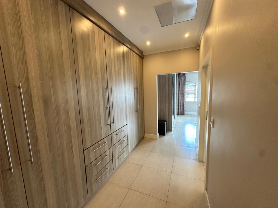 4 Bedroom Property for Sale in Greenstone Hill Gauteng