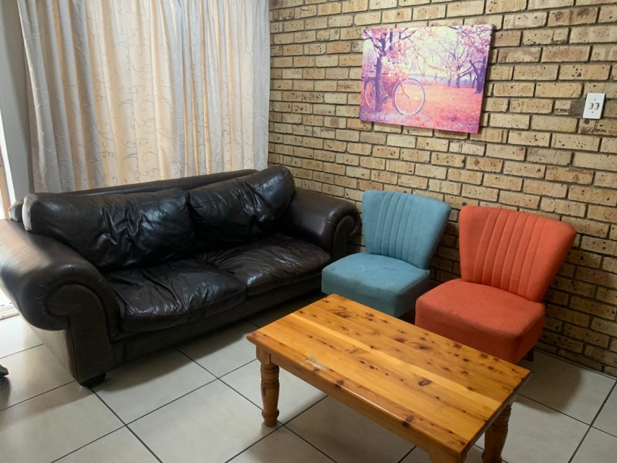 To Let 2 Bedroom Property for Rent in Sandhurst Gauteng