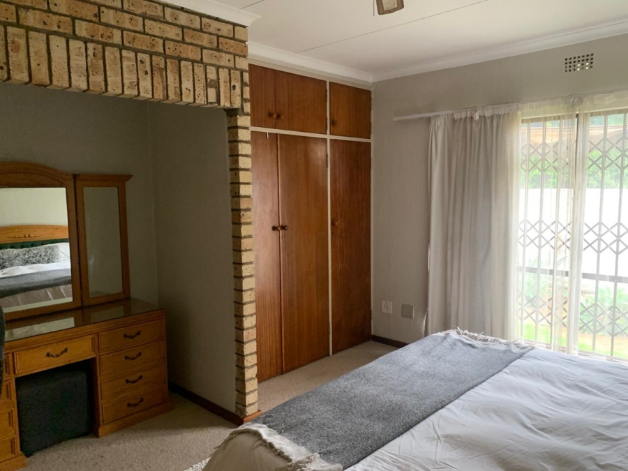 To Let 2 Bedroom Property for Rent in Sandhurst Gauteng