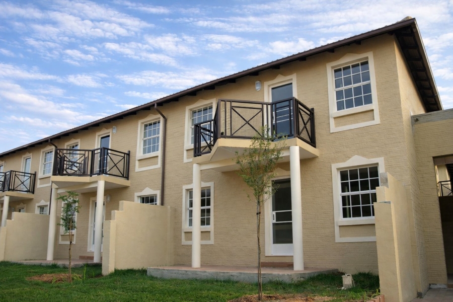 To Let 2 Bedroom Property for Rent in Moffat View Gauteng