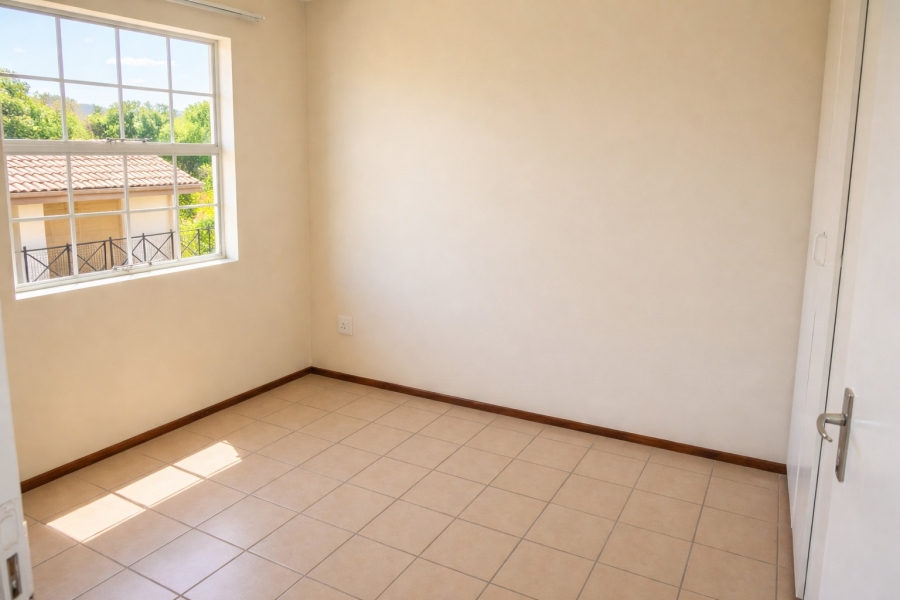 To Let 2 Bedroom Property for Rent in Moffat View Gauteng