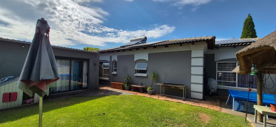 3 Bedroom Property for Sale in Kenleaf Gauteng