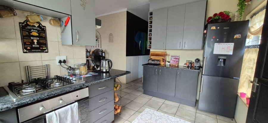 3 Bedroom Property for Sale in Kenleaf Gauteng