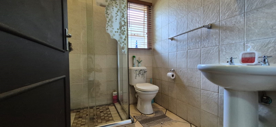 3 Bedroom Property for Sale in Kenleaf Gauteng
