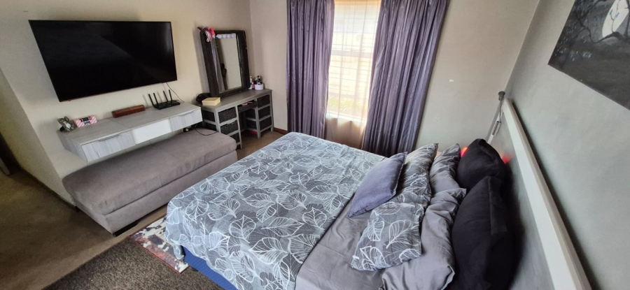 3 Bedroom Property for Sale in Kenleaf Gauteng