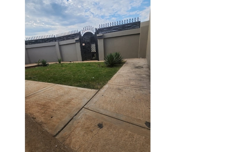 To Let 2 Bedroom Property for Rent in Mahube Valley Gauteng