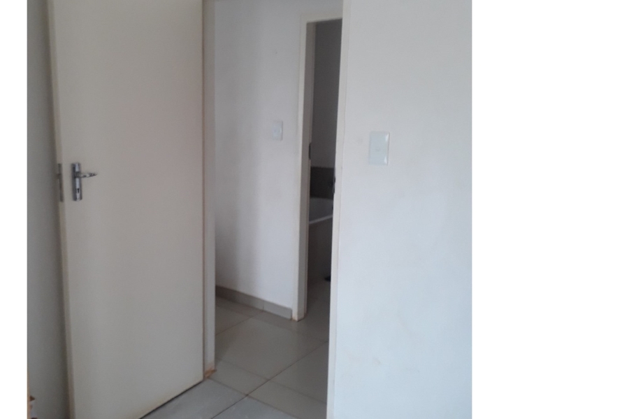 To Let 2 Bedroom Property for Rent in Mahube Valley Gauteng