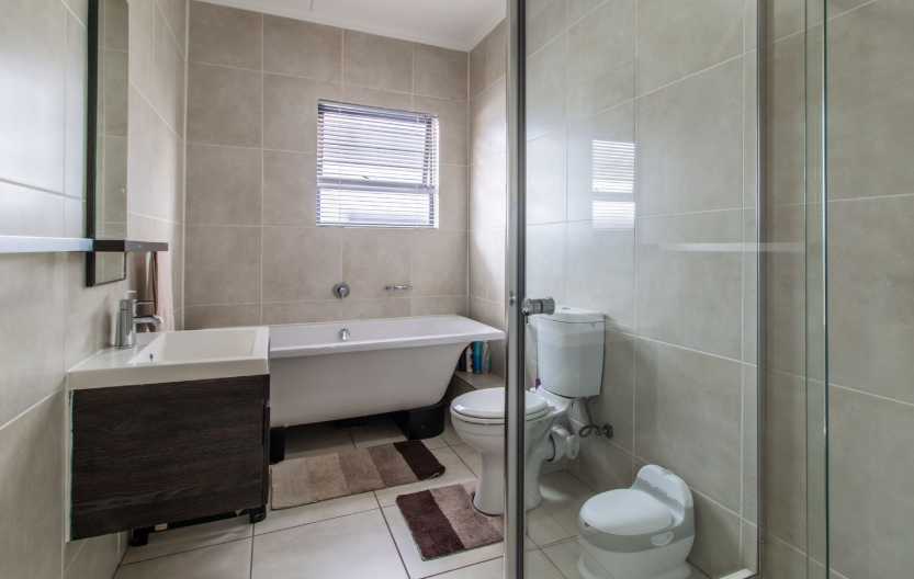 3 Bedroom Property for Sale in Oakdene Gauteng