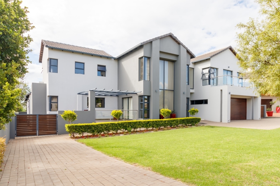 5 Bedroom Property for Sale in Copperleaf Estate Gauteng