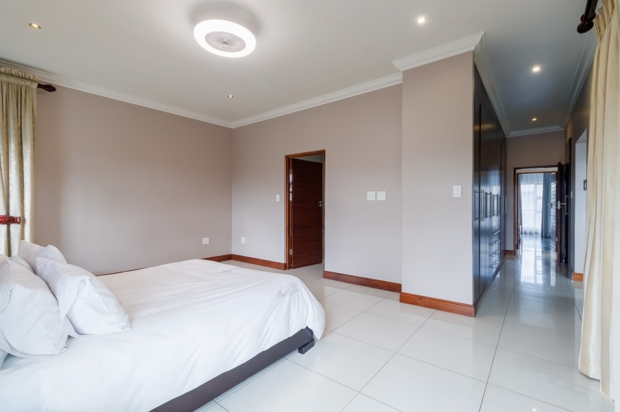 5 Bedroom Property for Sale in Copperleaf Estate Gauteng