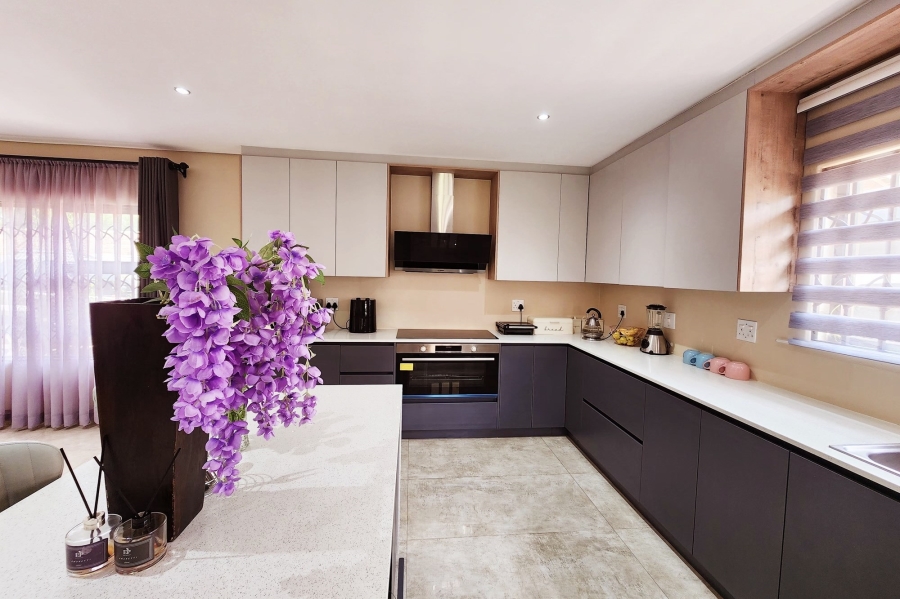 3 Bedroom Property for Sale in Crystal Park Gauteng