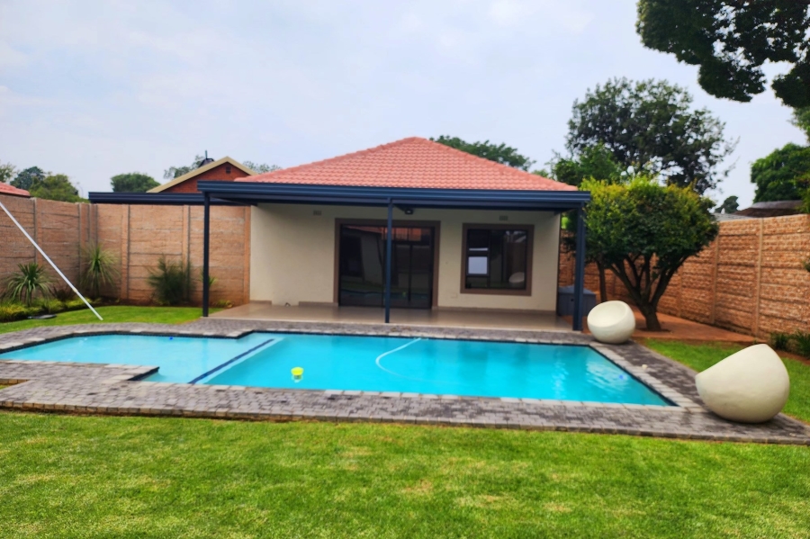3 Bedroom Property for Sale in Crystal Park Gauteng