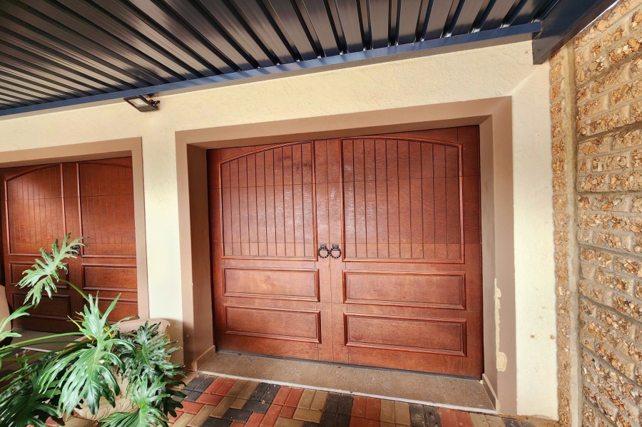3 Bedroom Property for Sale in Crystal Park Gauteng