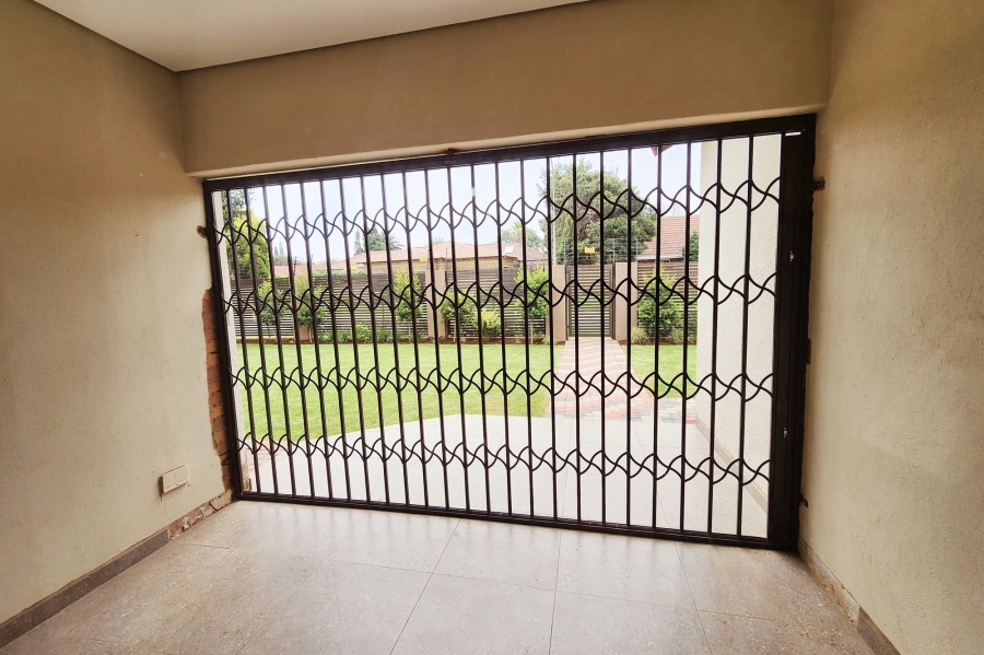 3 Bedroom Property for Sale in Crystal Park Gauteng