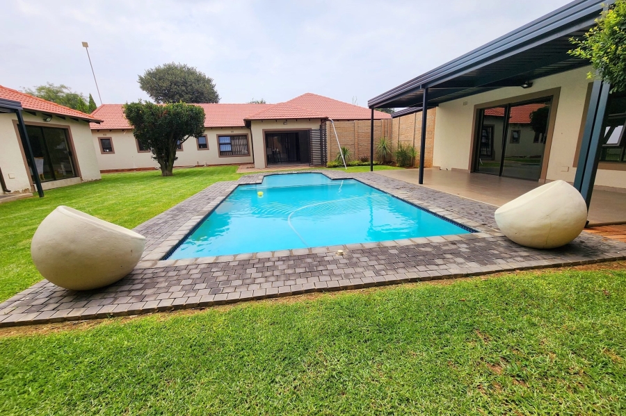 3 Bedroom Property for Sale in Crystal Park Gauteng