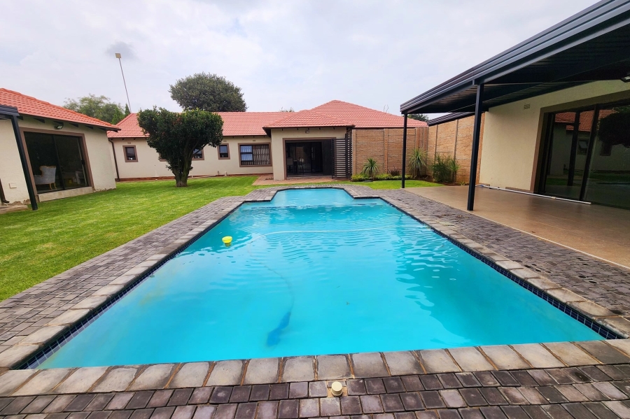 3 Bedroom Property for Sale in Crystal Park Gauteng