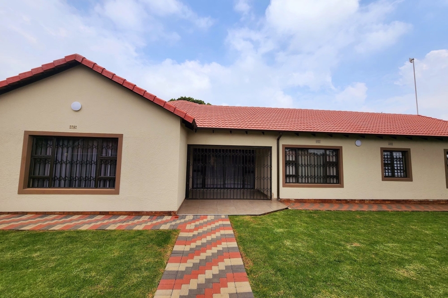 3 Bedroom Property for Sale in Crystal Park Gauteng