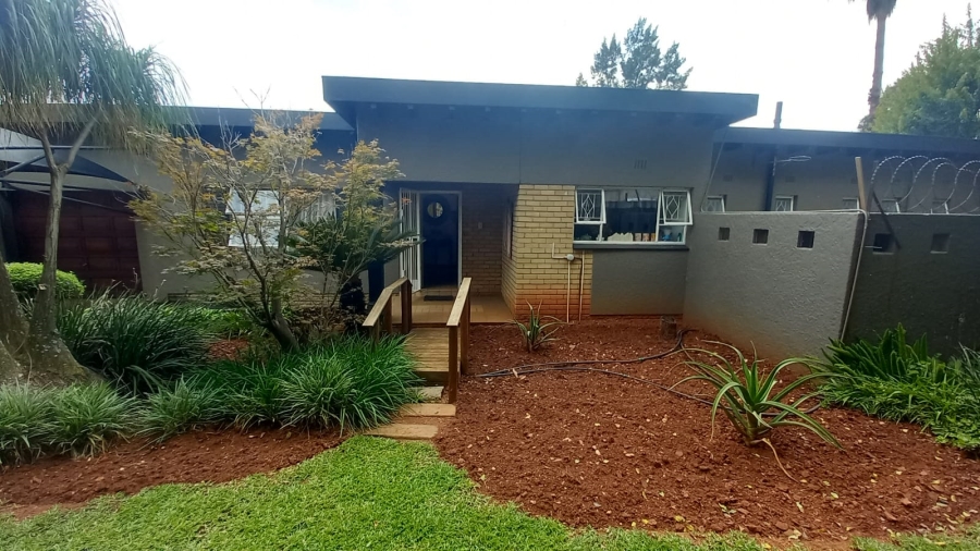 4 Bedroom Property for Sale in Helderkruin Gauteng