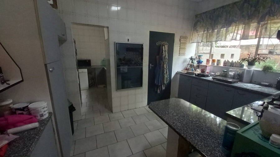 4 Bedroom Property for Sale in Helderkruin Gauteng
