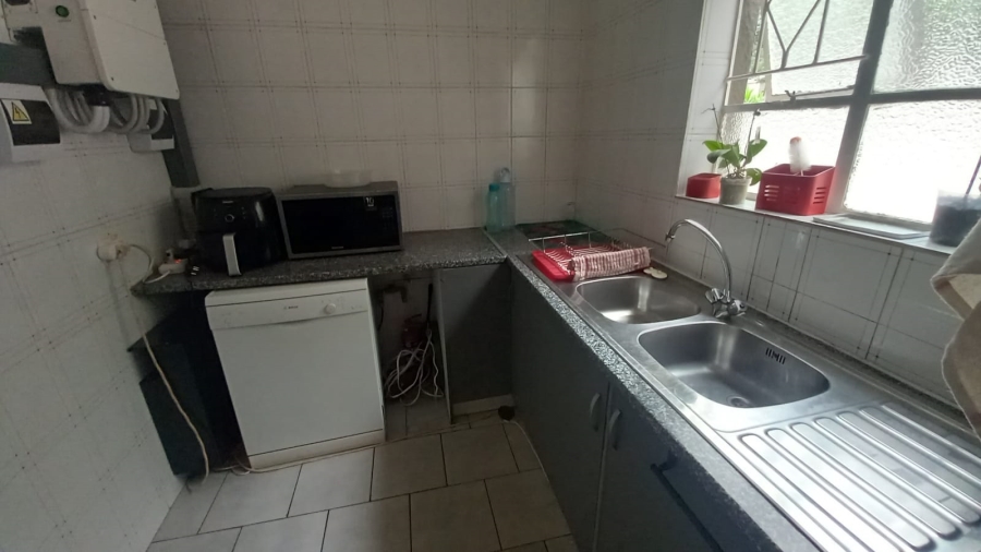 4 Bedroom Property for Sale in Helderkruin Gauteng