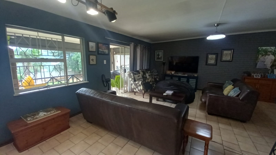 4 Bedroom Property for Sale in Helderkruin Gauteng