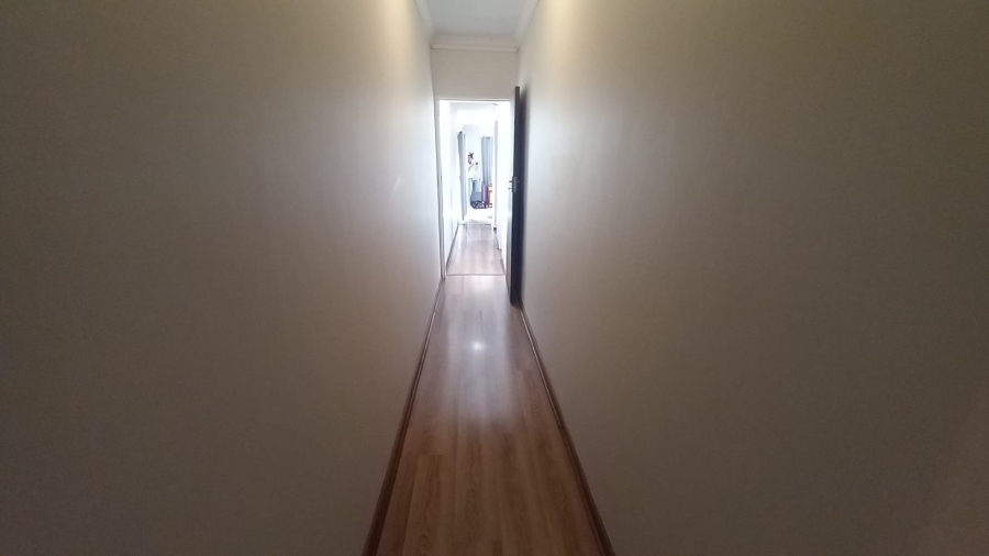 4 Bedroom Property for Sale in Helderkruin Gauteng
