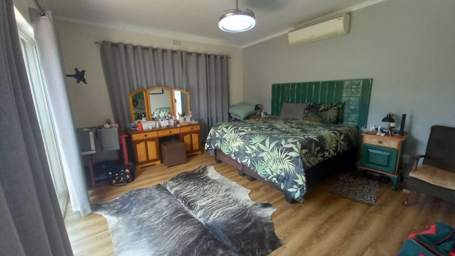 4 Bedroom Property for Sale in Helderkruin Gauteng
