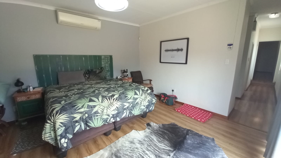4 Bedroom Property for Sale in Helderkruin Gauteng