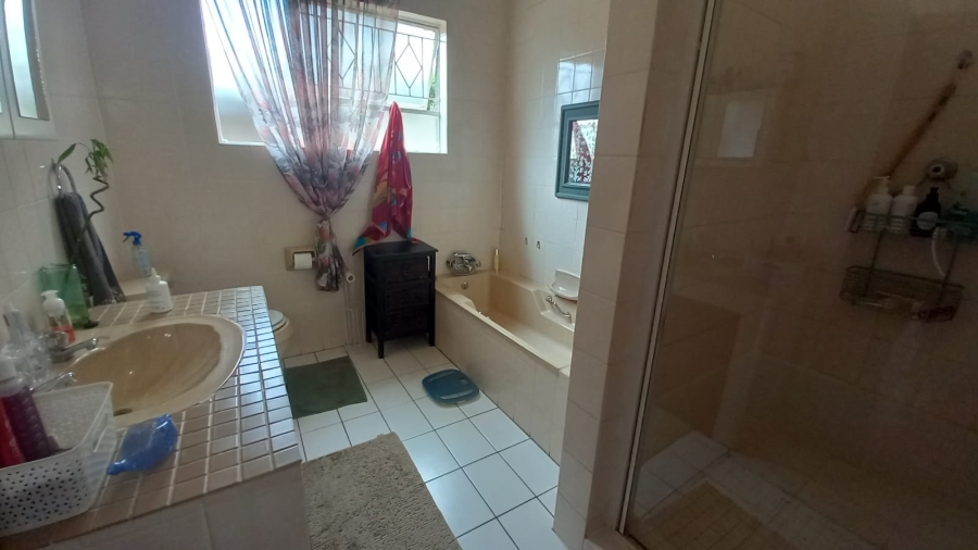 4 Bedroom Property for Sale in Helderkruin Gauteng