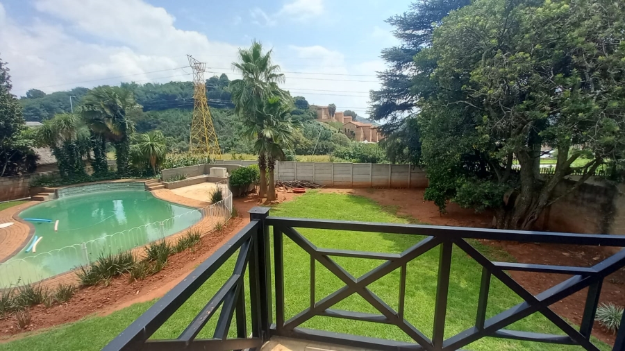 4 Bedroom Property for Sale in Helderkruin Gauteng