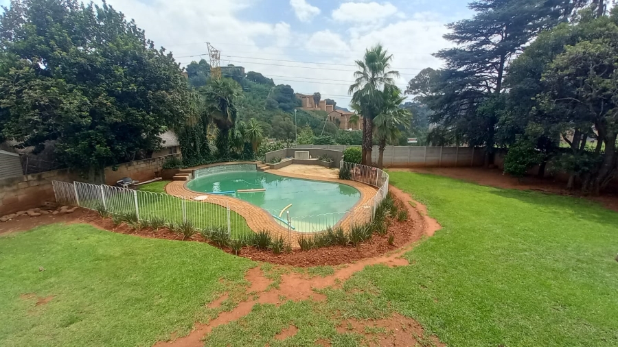 4 Bedroom Property for Sale in Helderkruin Gauteng