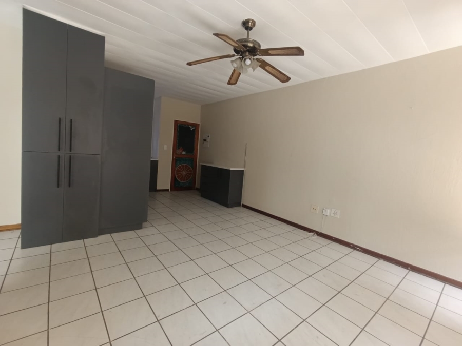 2 Bedroom Property for Sale in New Redruth Gauteng