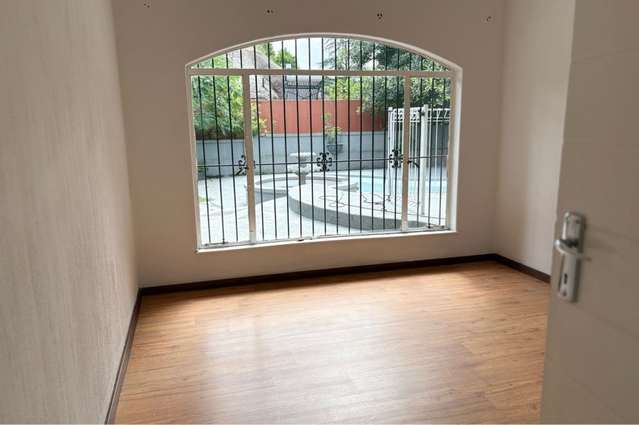 4 Bedroom Property for Sale in Northcliff Gauteng