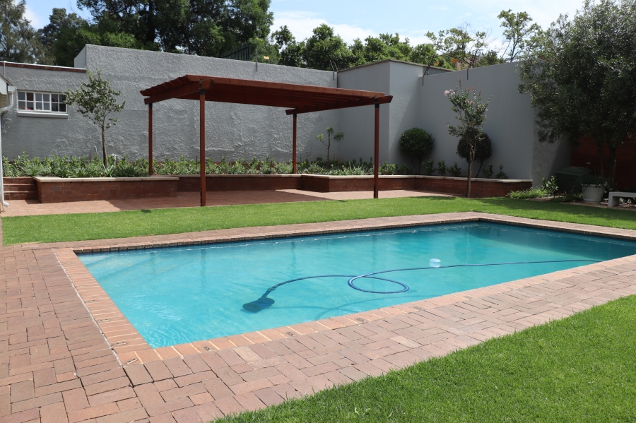 To Let 1 Bedroom Property for Rent in Houghton Estate Gauteng