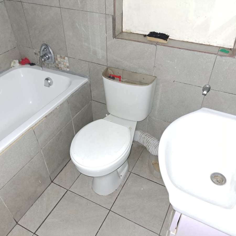 2 Bedroom Property for Sale in Pretoria Central Gauteng