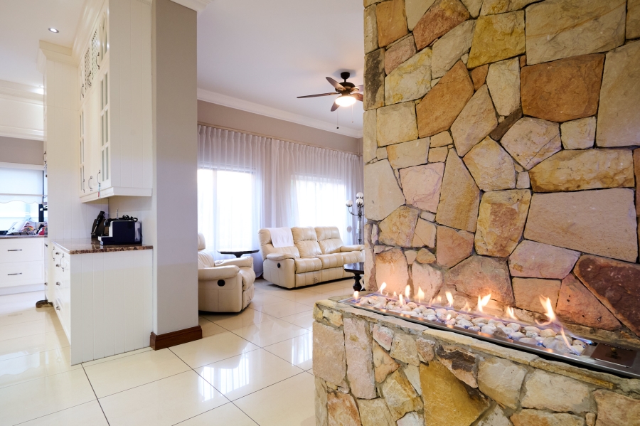 4 Bedroom Property for Sale in Waterfall Country Village Gauteng