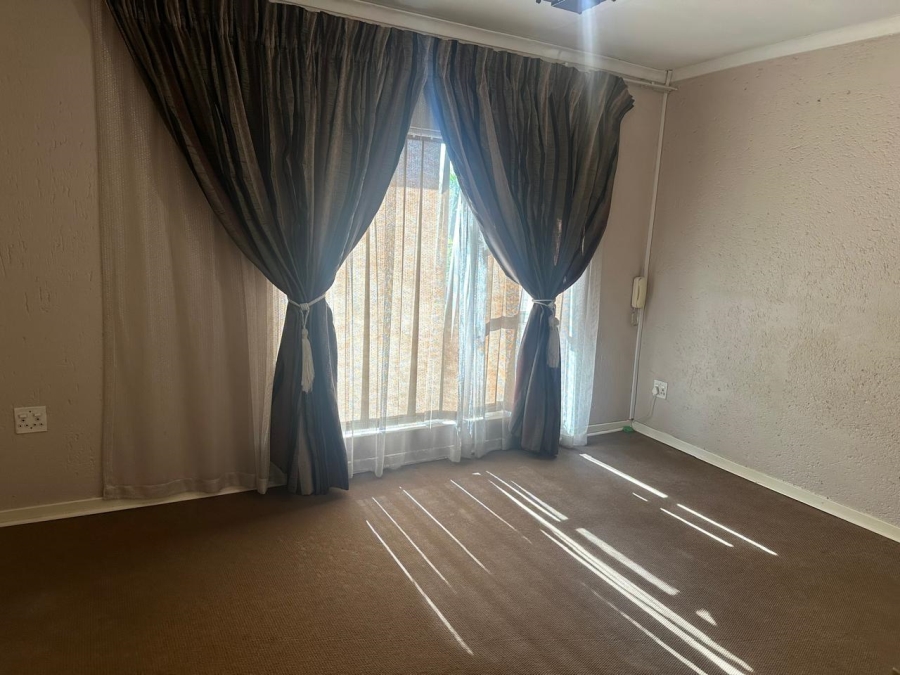 4 Bedroom Property for Sale in Marais Steyn Park Gauteng