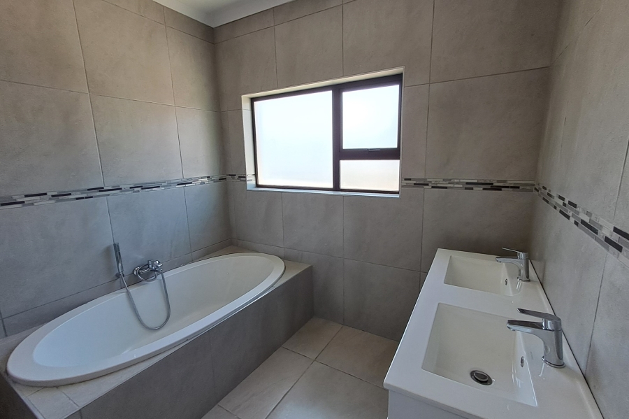 To Let 3 Bedroom Property for Rent in Edenvale Central Gauteng