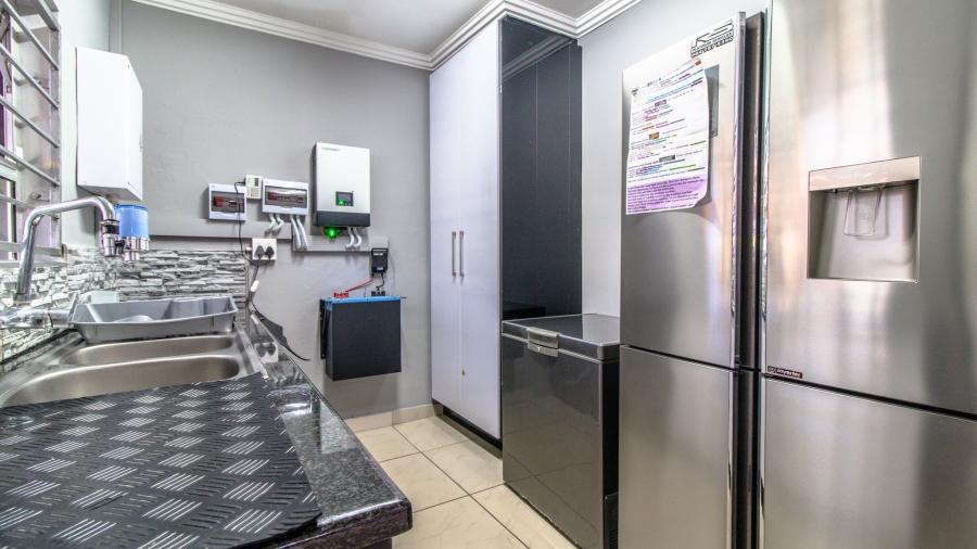 4 Bedroom Property for Sale in Lenasia Ext 5 Gauteng