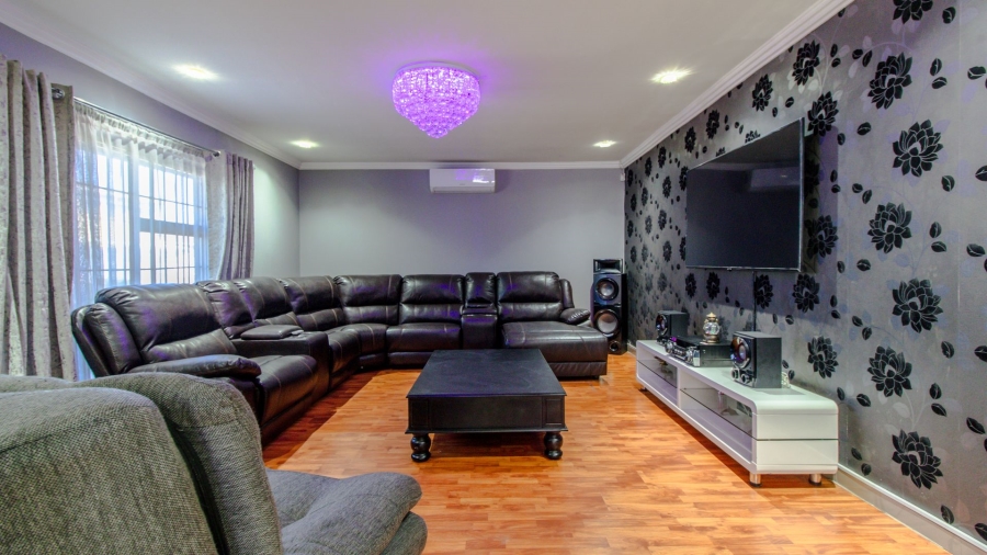 4 Bedroom Property for Sale in Lenasia Ext 5 Gauteng