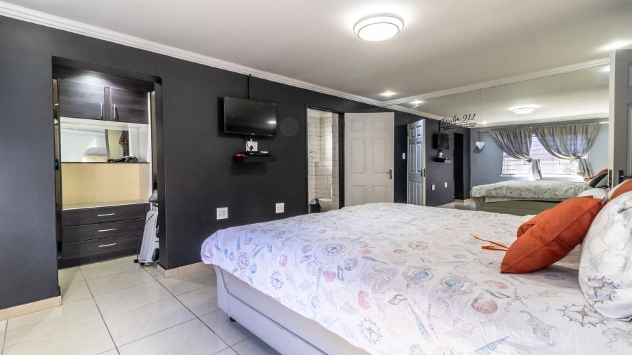 4 Bedroom Property for Sale in Lenasia Ext 5 Gauteng