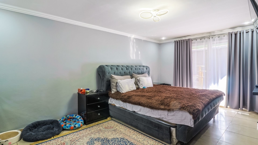 4 Bedroom Property for Sale in Lenasia Ext 5 Gauteng