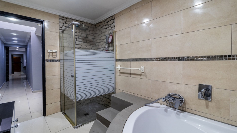 4 Bedroom Property for Sale in Lenasia Ext 5 Gauteng