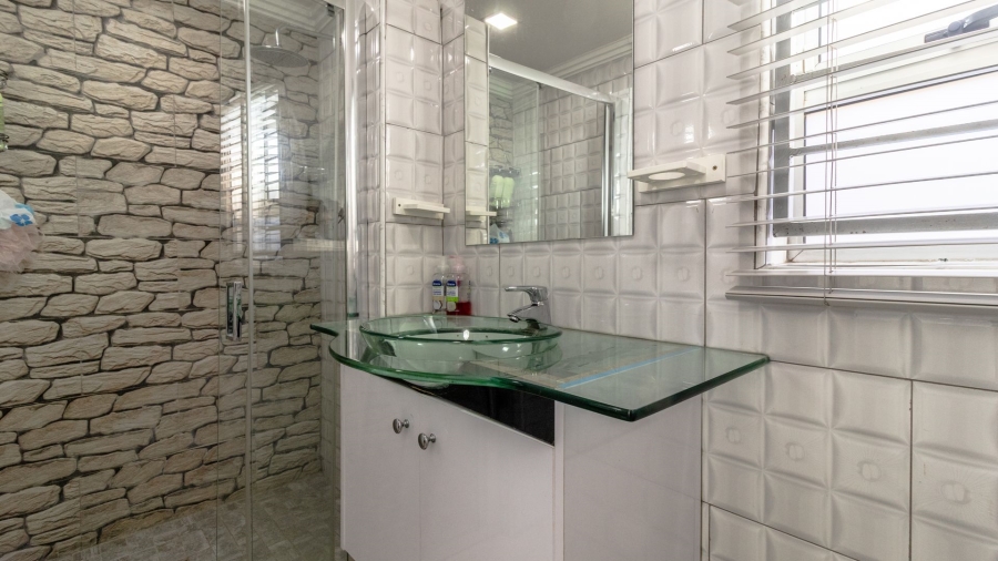 4 Bedroom Property for Sale in Lenasia Ext 5 Gauteng