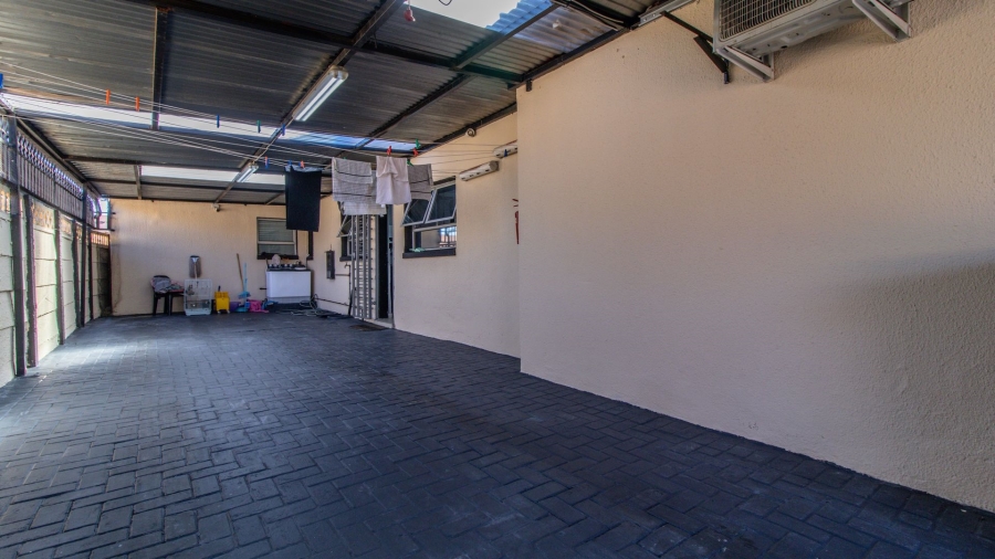 4 Bedroom Property for Sale in Lenasia Ext 5 Gauteng